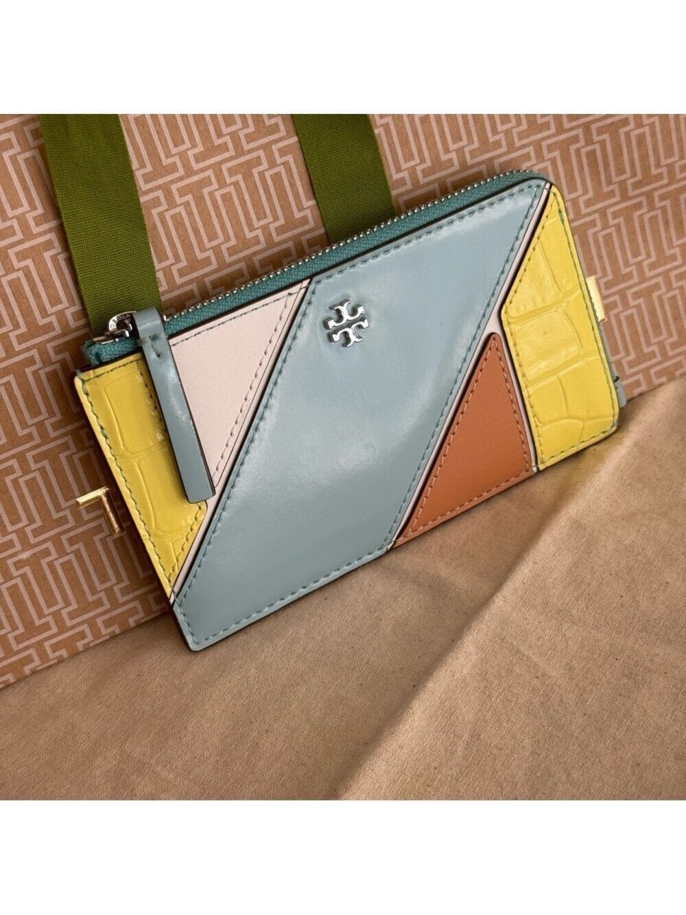 New ๐ Tory Burch Blake leather multi color Card Holder - Picture 2 of 6